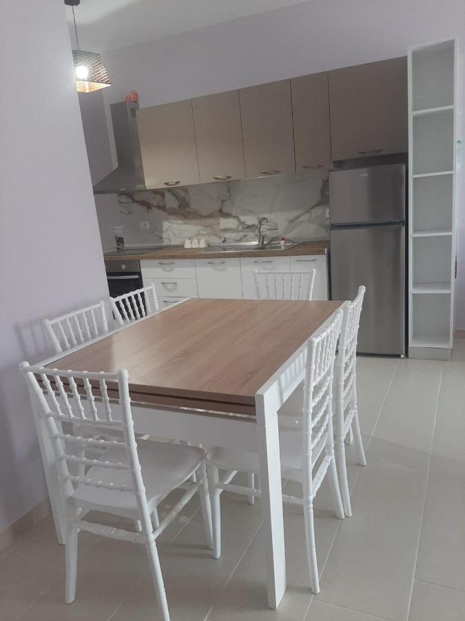 Linda'S Apartment Vlore Ngoại thất bức ảnh